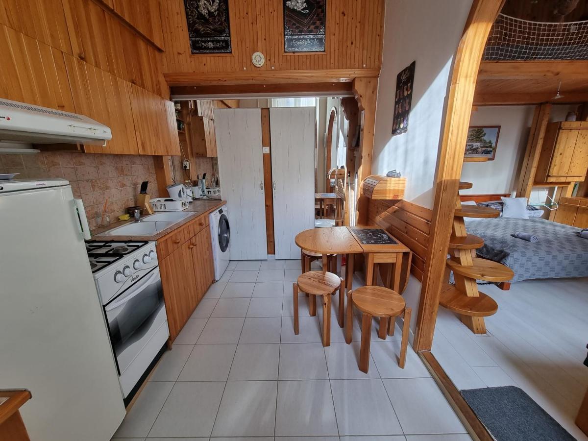 Little Cozy Apartman Miskolc Exterior photo