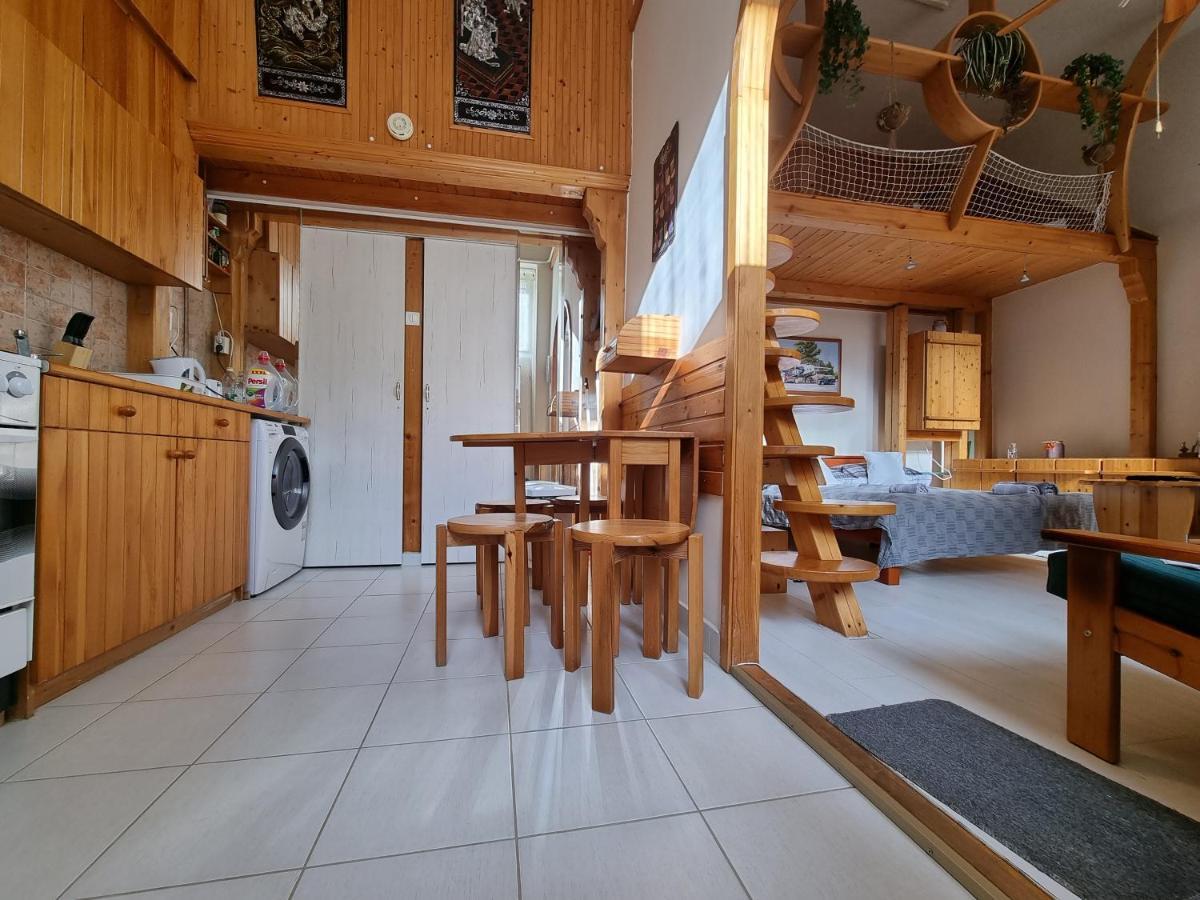 Little Cozy Apartman Miskolc Exterior photo