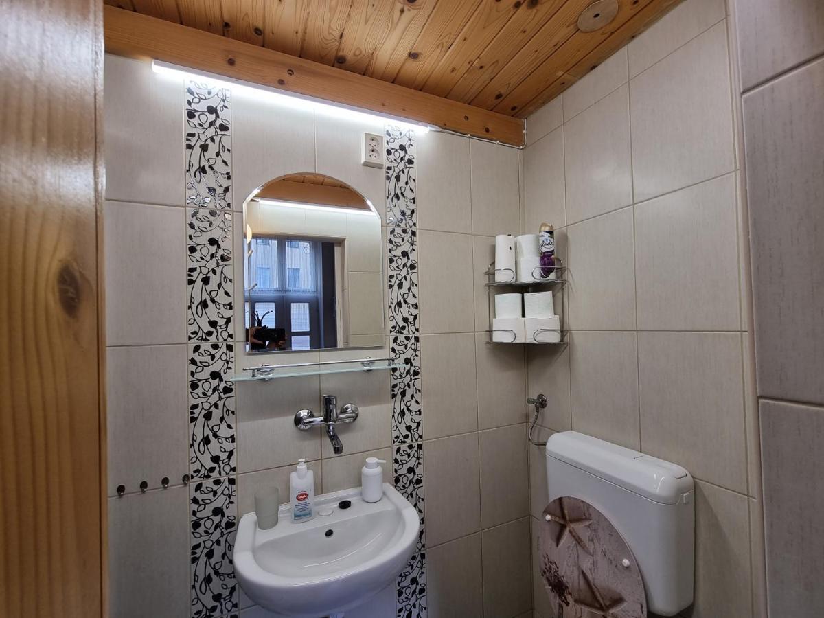 Little Cozy Apartman Miskolc Exterior photo